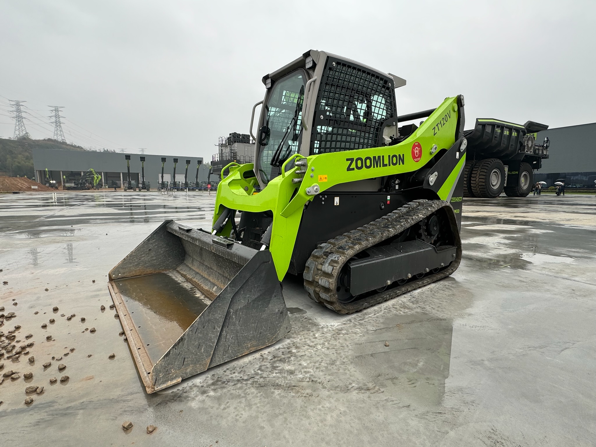 Гусеничный мини-погрузчик ZOOMLION ZT120V